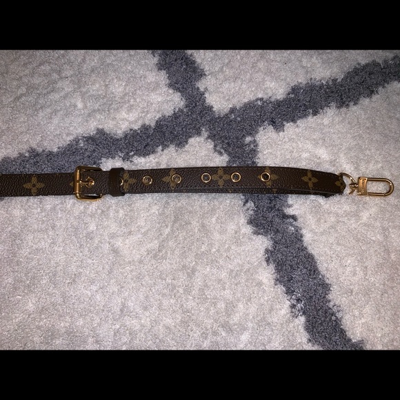 Louis Vuitton adjustable monogram shoulder strap. - Picture 3 of 3